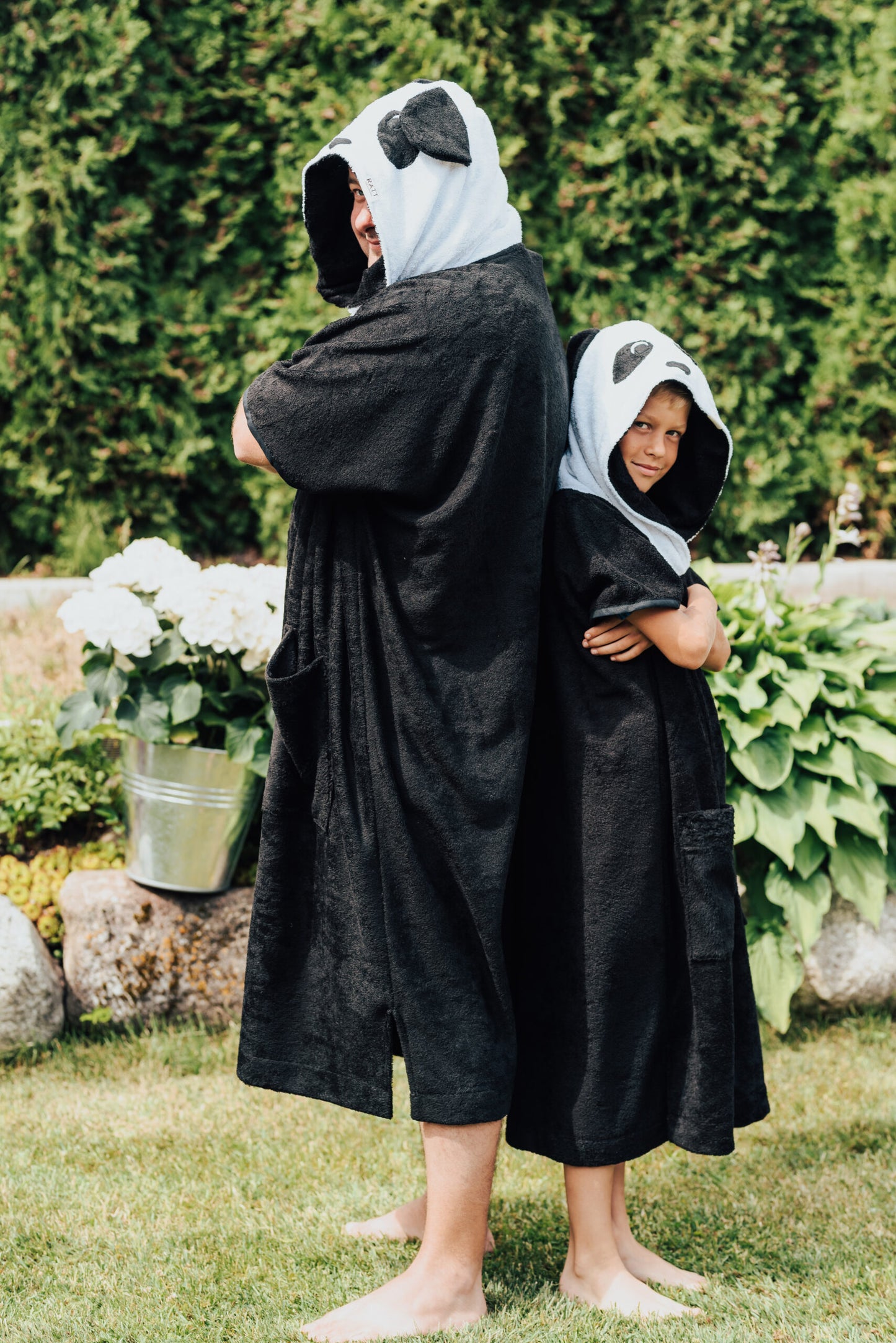 Lyhythihainen Poncho PANDA - LASTEN - Lahjaksi.net